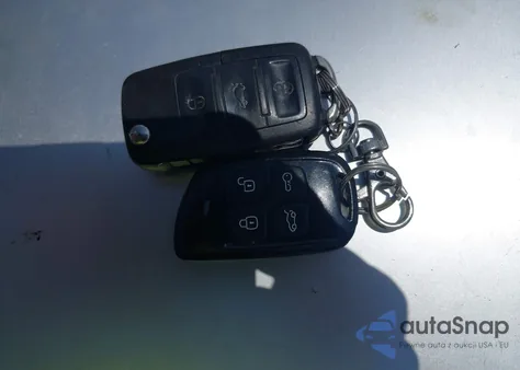 2010 Volkswagen Jetta Se z USA, uszkodzony, nr VIN 3VWRZ7AJ3AM024737